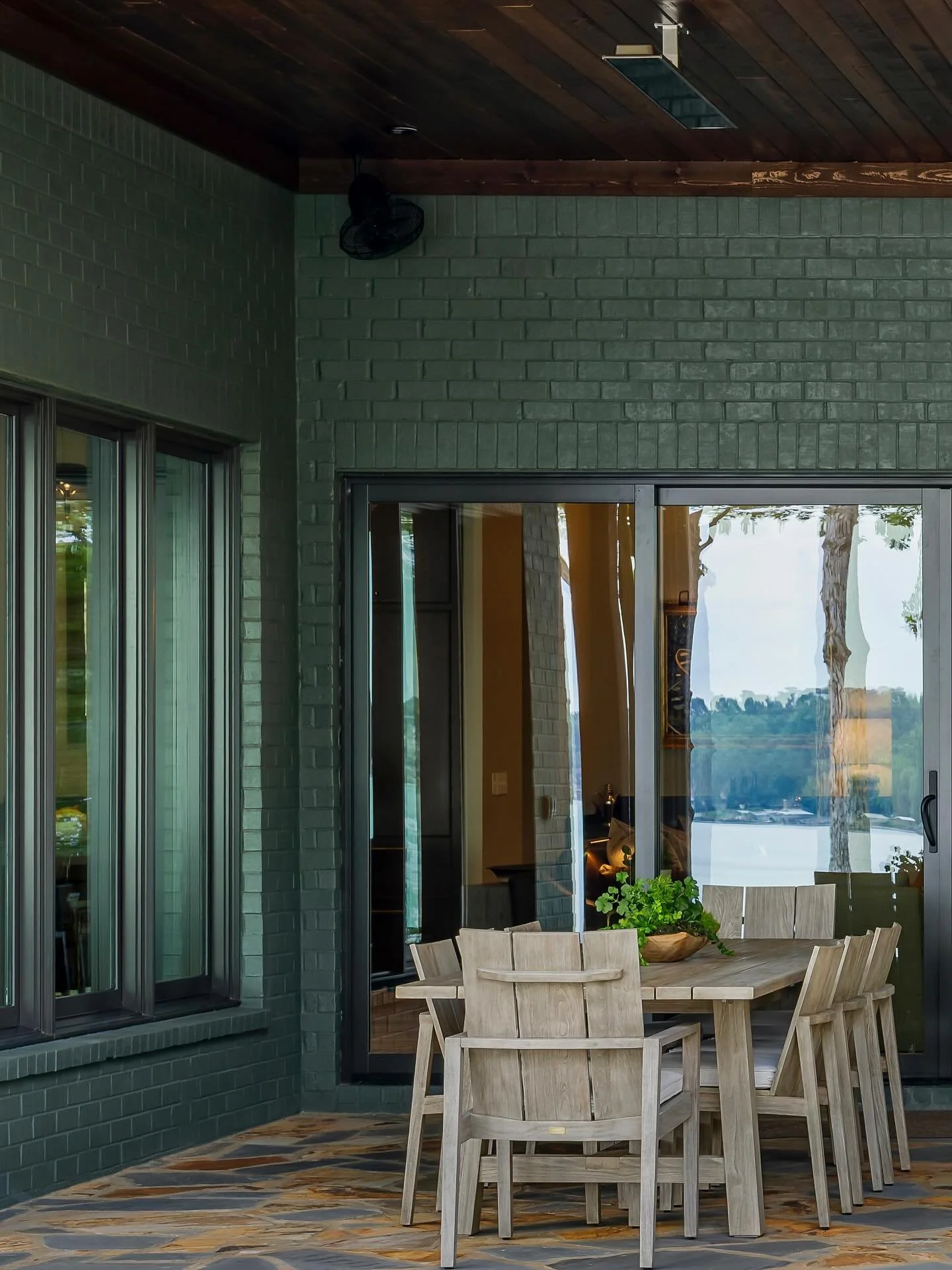 A space to gather and enjoy the lake&hellip; or a round of putt-putt⛳️ 

#home #house #greens #golf #putting #backyard #landscape #designer #design #architecture #construction #newhome #lakehome #lakehouse #yardwork #yard #lake #vacation #summer #por