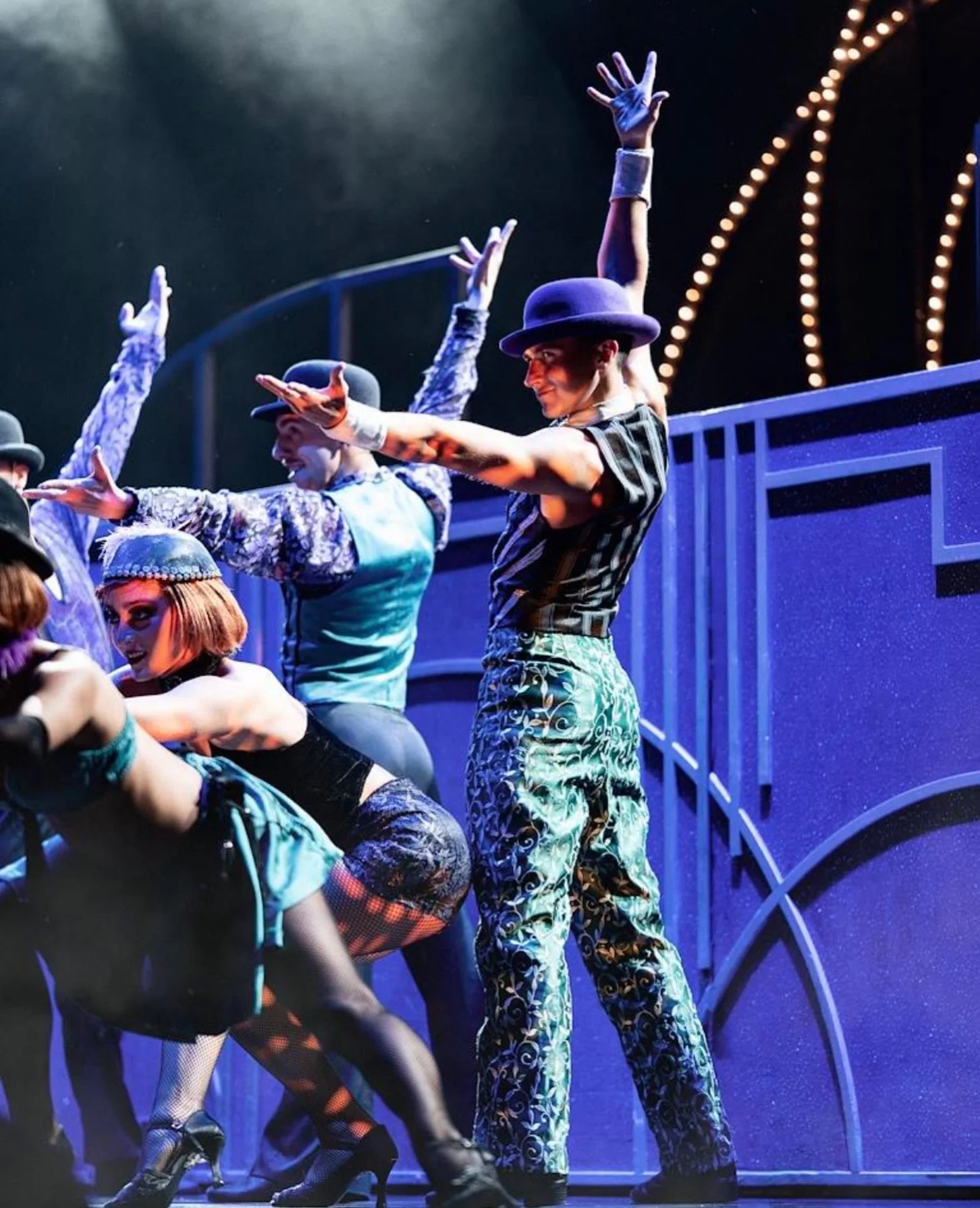 A fab shot of our incredibly talented Kirk performing on Freedom Of The Sea with Royal Caribbean ✨🎪