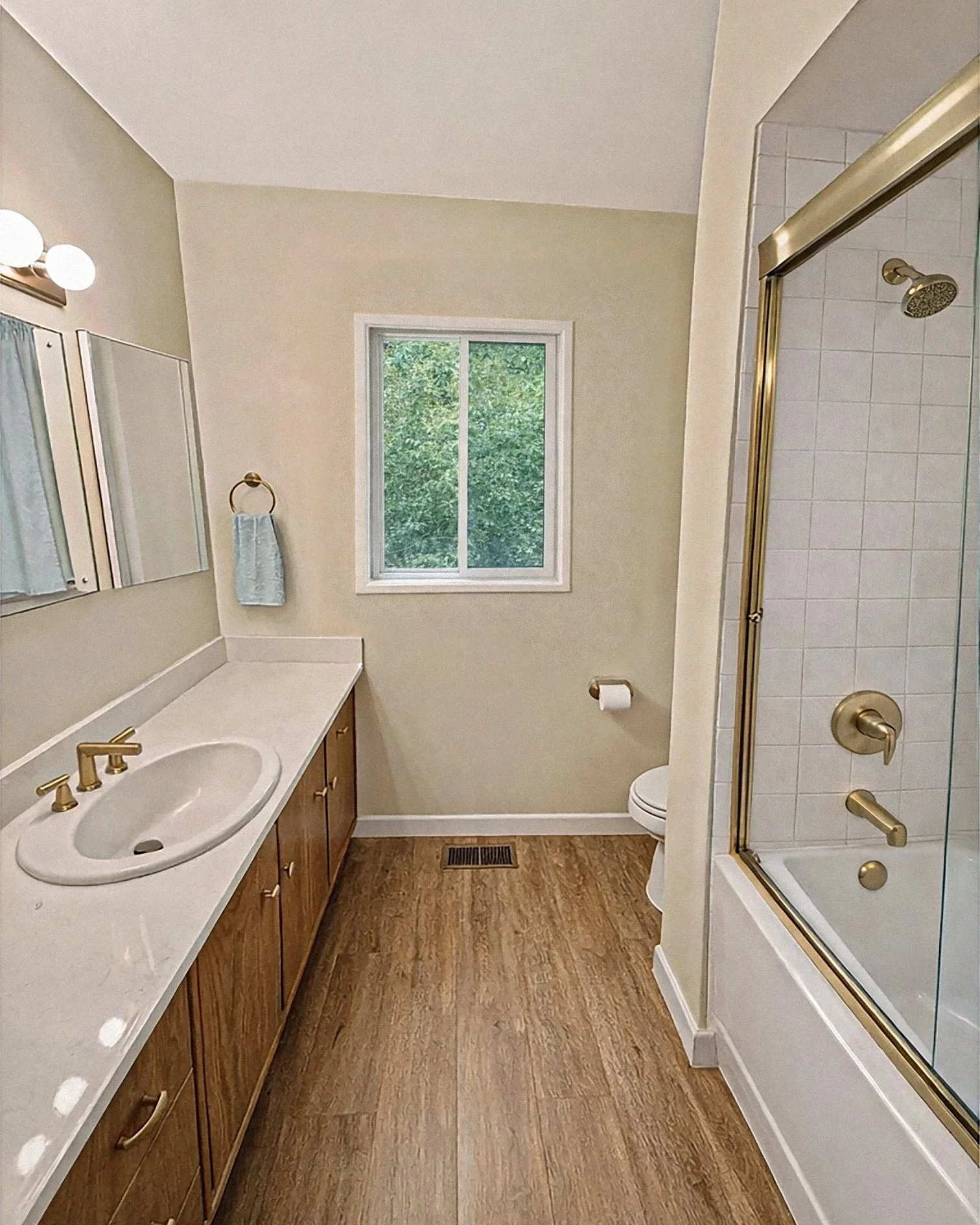 RD000136+Bathroom.jpg