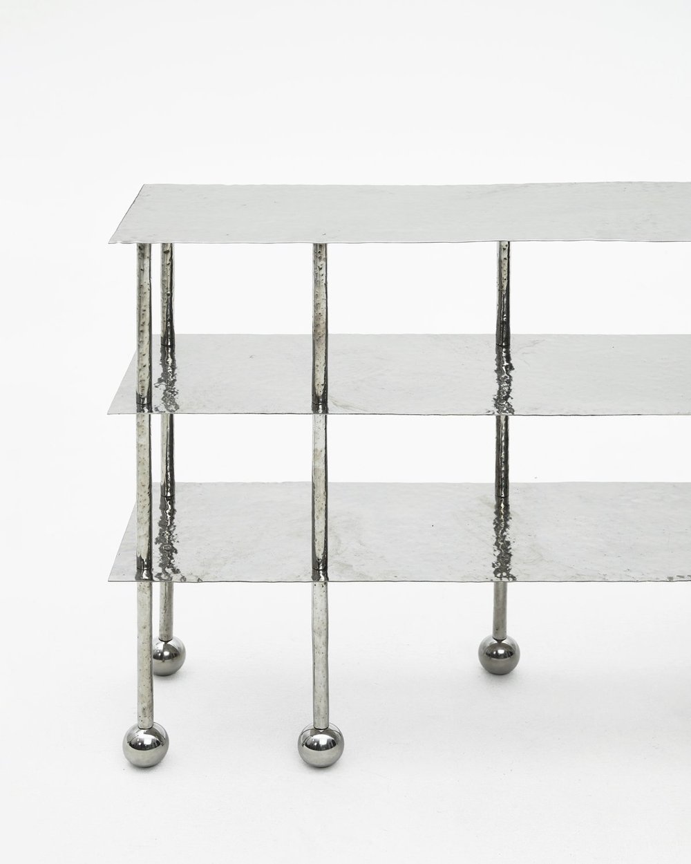 Liquid Rack L Steel textured surface detail
