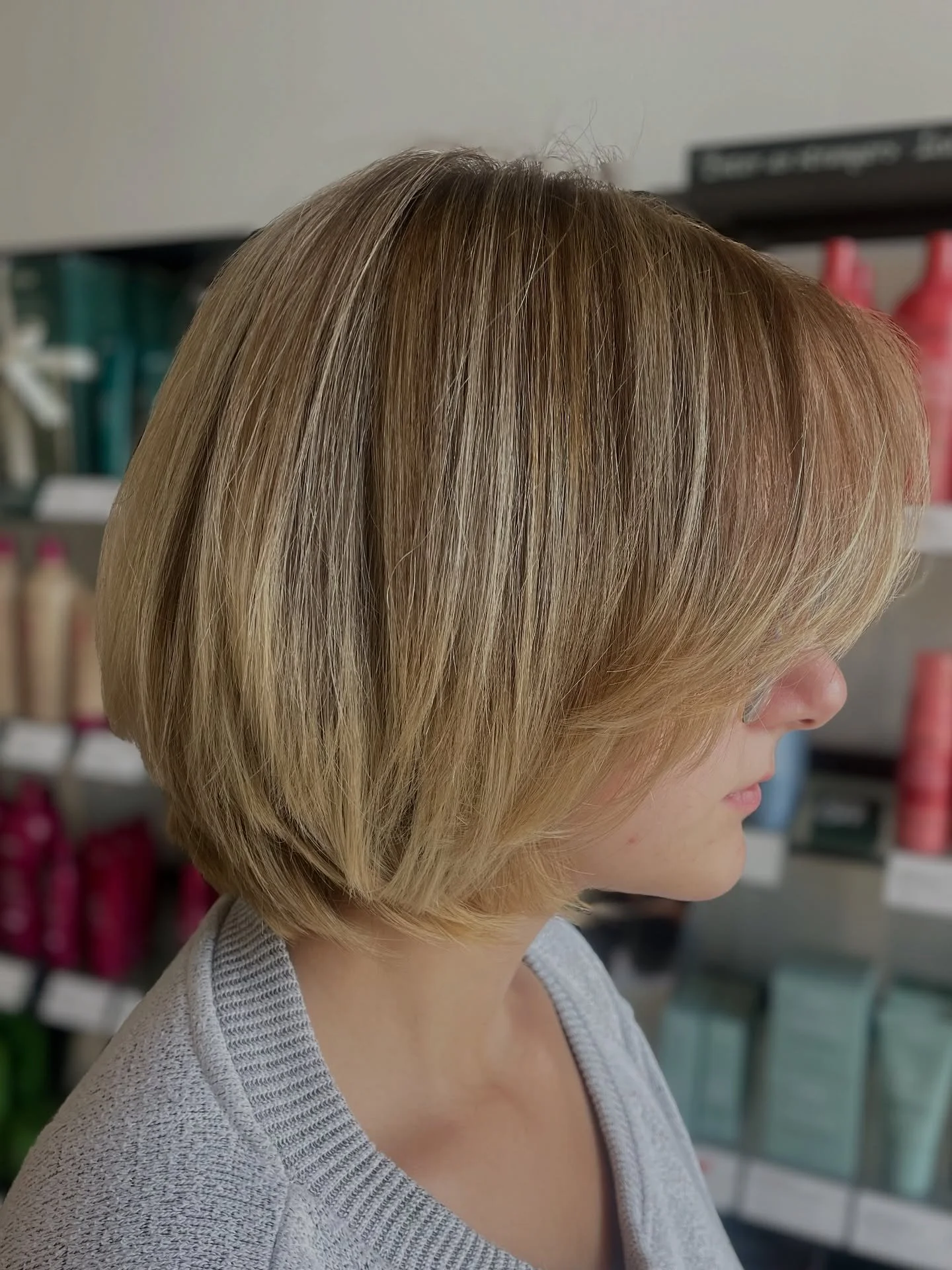 Cutie lil french bob 💫

Cut and gloss by Yvonne 
📞303-799-4242

#avedasalon #denversalon #denverhair #denverbobhaircut #denverblondes #denvermoms #parkercolorado #lonetreecolorado