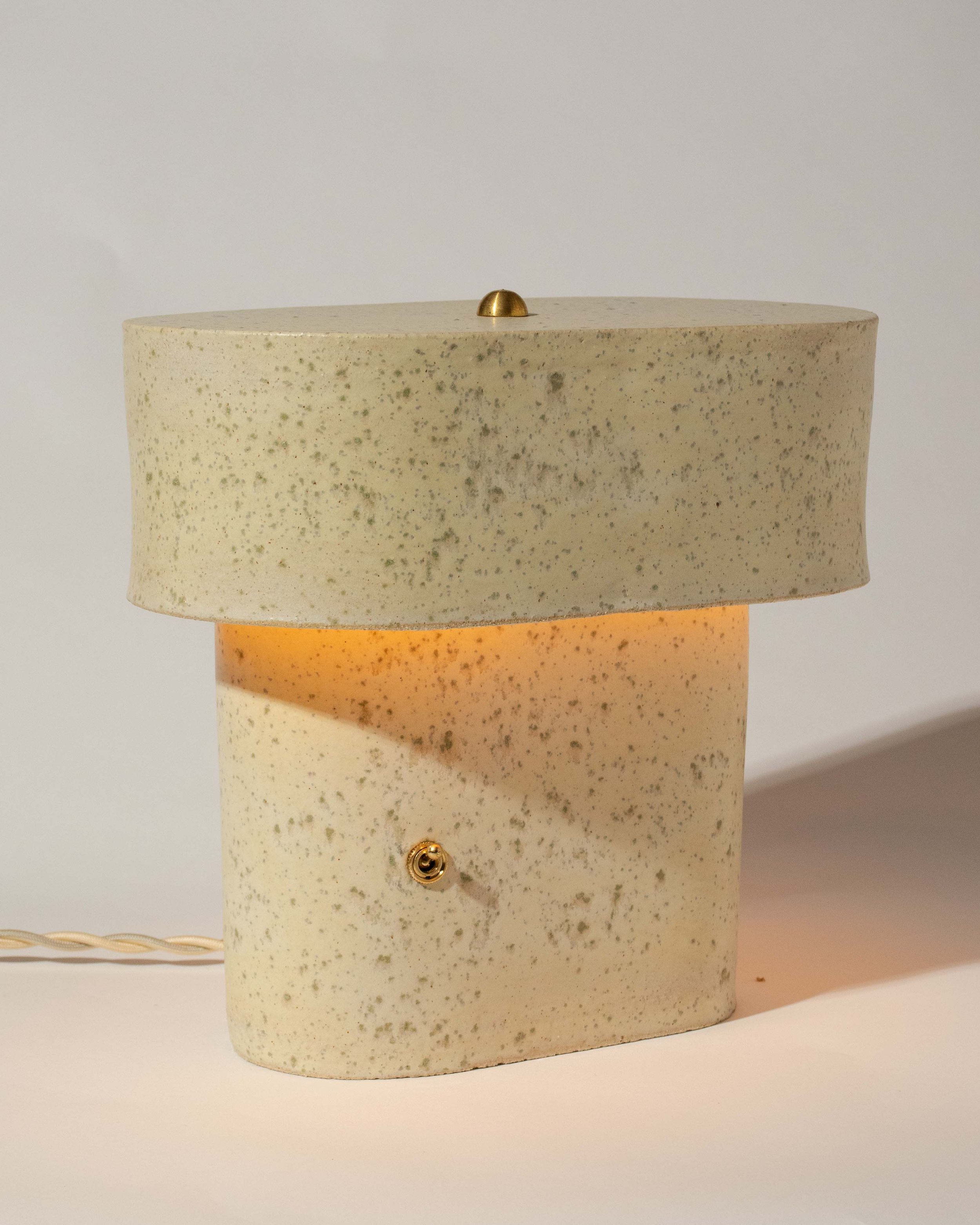 Ooblong_Cream_front-on.jpg