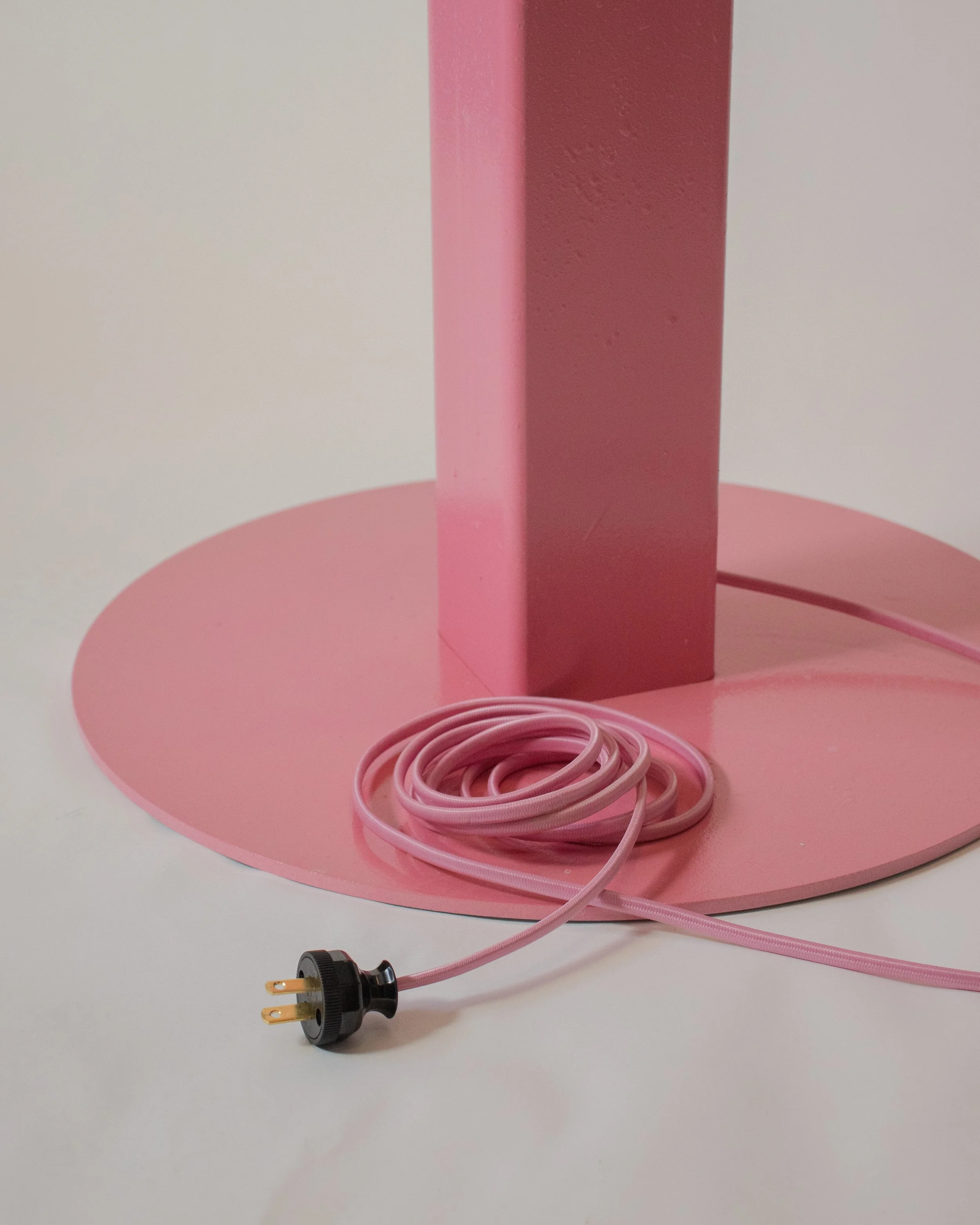 pinklamp_wiredetail.jpg