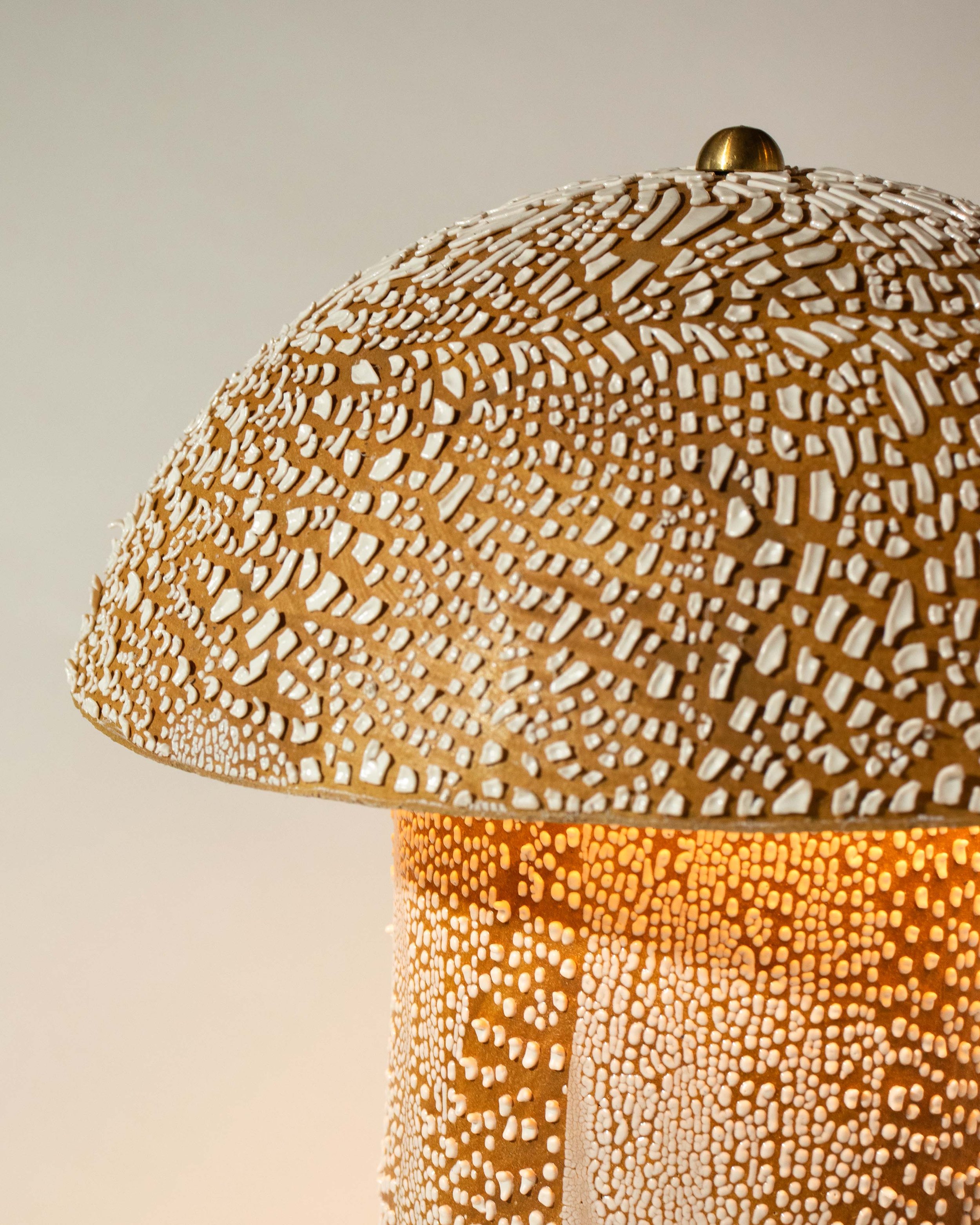 CrackleMushroom_gold_detail_on.jpg