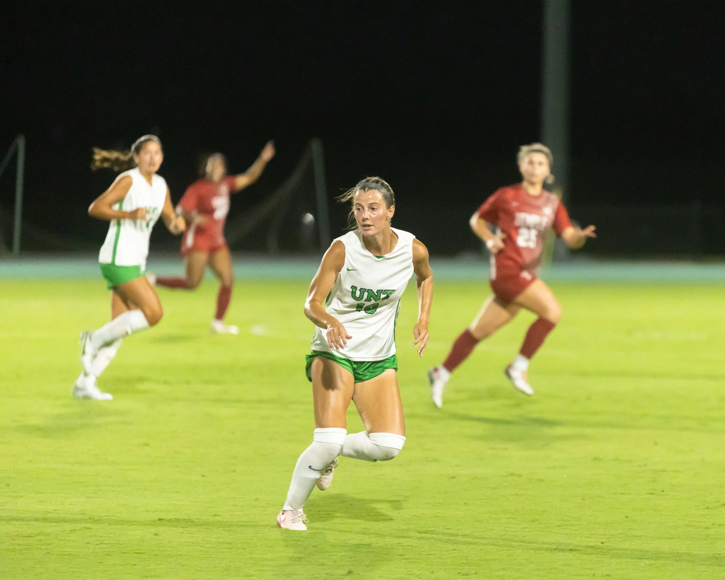 LC_WSoccer_UNTvTemple_9-26-13.jpg