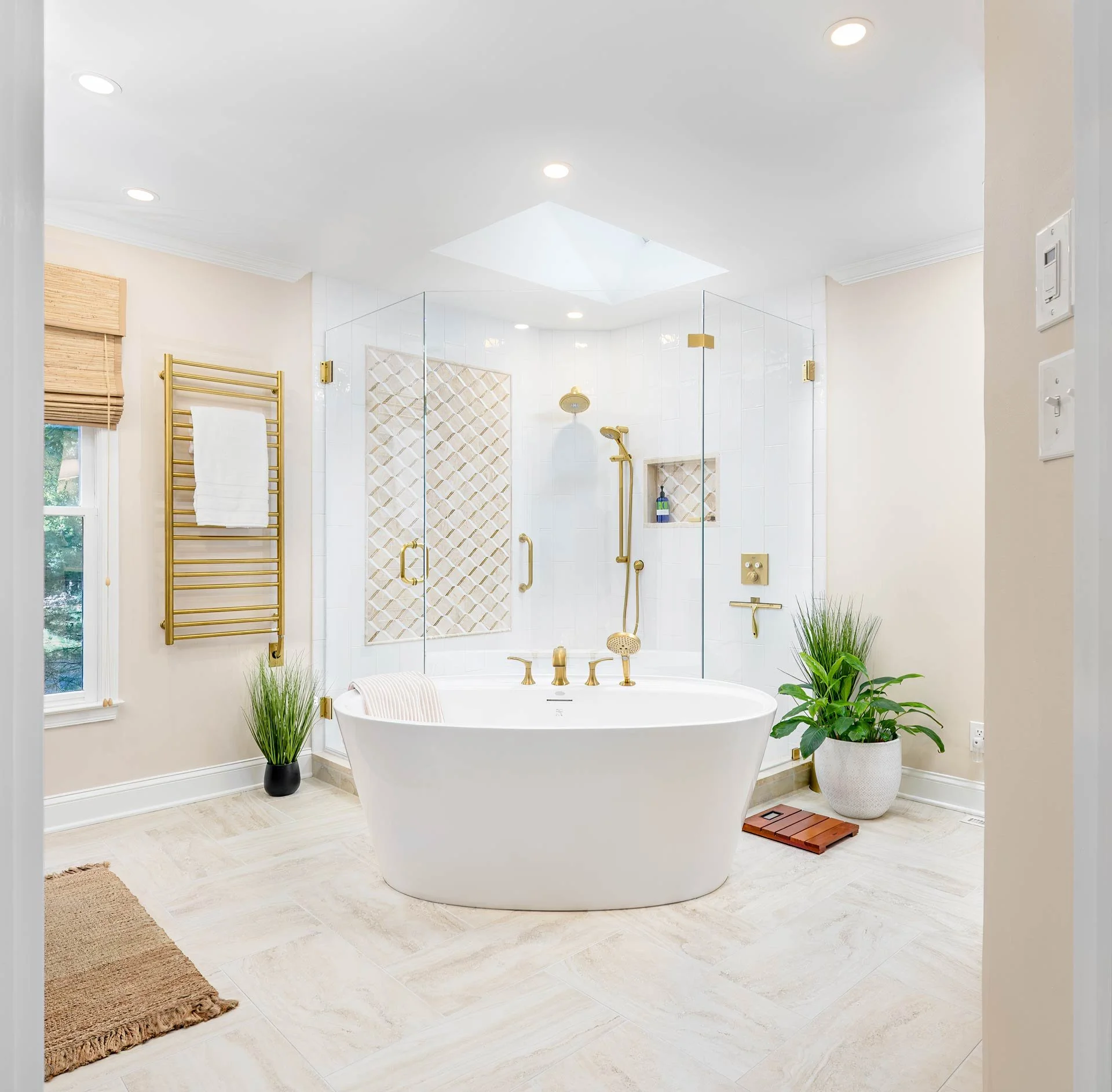 Hampton Dr. View 1 Spa-Tub-_-McGrath-Interiors.jpg