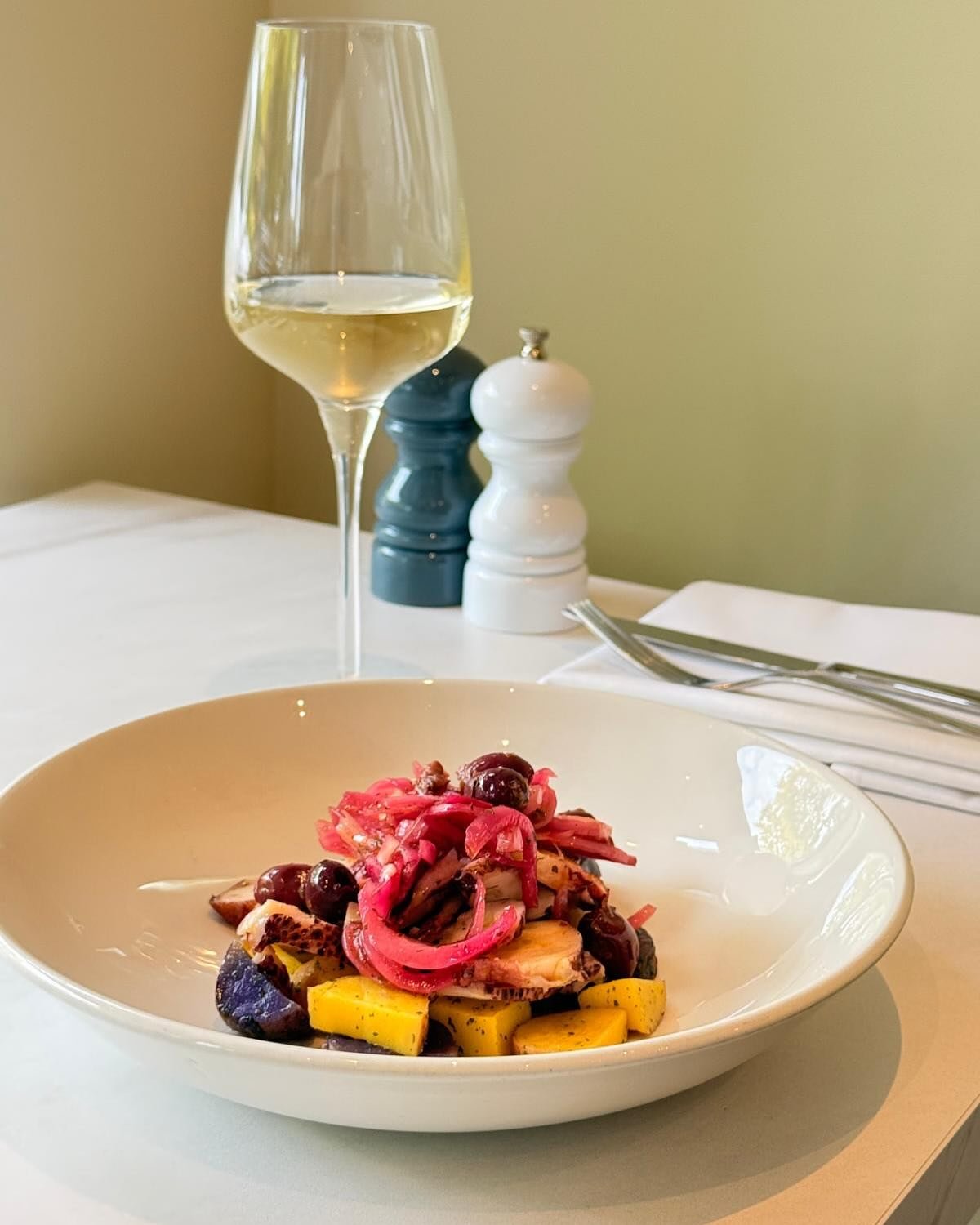 Piatto del giorno:
 Insalata di polpo e patate (octopus, potato, olives &amp; marinated red onion)