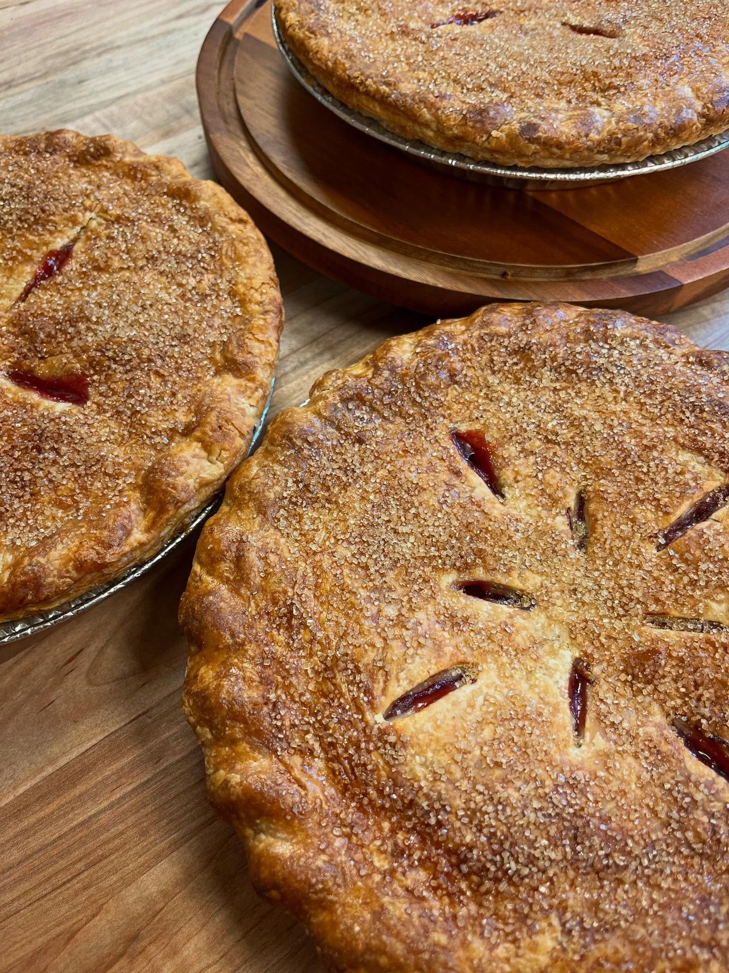 Fresh Pies Available Tonight at the Farmer’s Market!
🥧Hand Rolled All Butter Crust Pies🥧
🍒Cherry Lavender🍒
🍒Cherry Almond🍒
Available in half, mini and individual slices