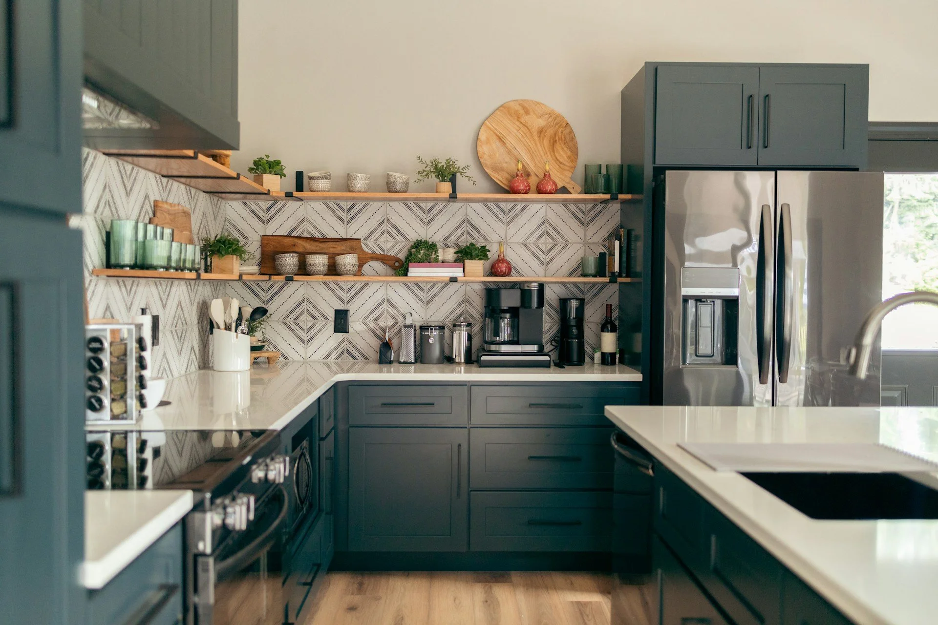 Cabinet Color, Finish, and Sheen for Glare and Warmth in Prescott Light
