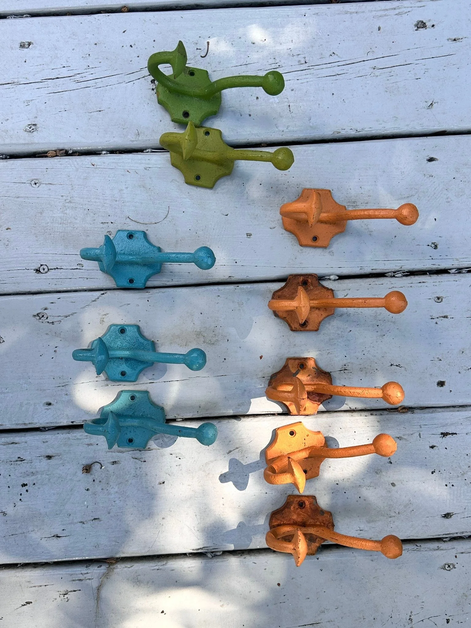 Curb Mart: FREE: 2819 Harris Avenue 

Wrought iron hooks
Teak wine rack
Vintage putdoor sofa cushions
Captains chair
Bike basket
Back wiper blade 

Trash pickup is Thursday morning