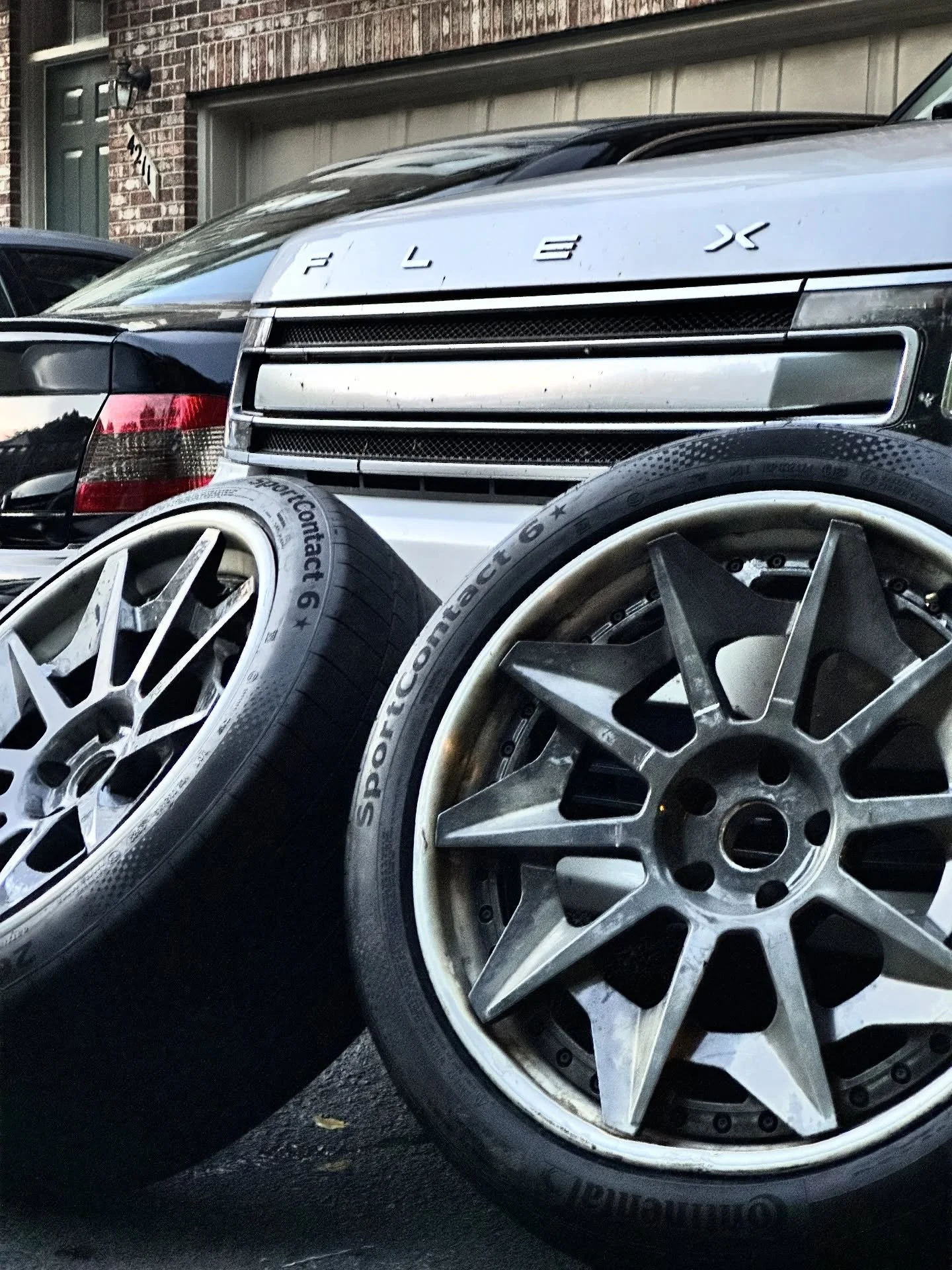 . . . l o a d i n g . . . 

Refinishing an abused and forgotten set of wheels. 

@rotiform @continental_tire 

#fordflex #rotiform