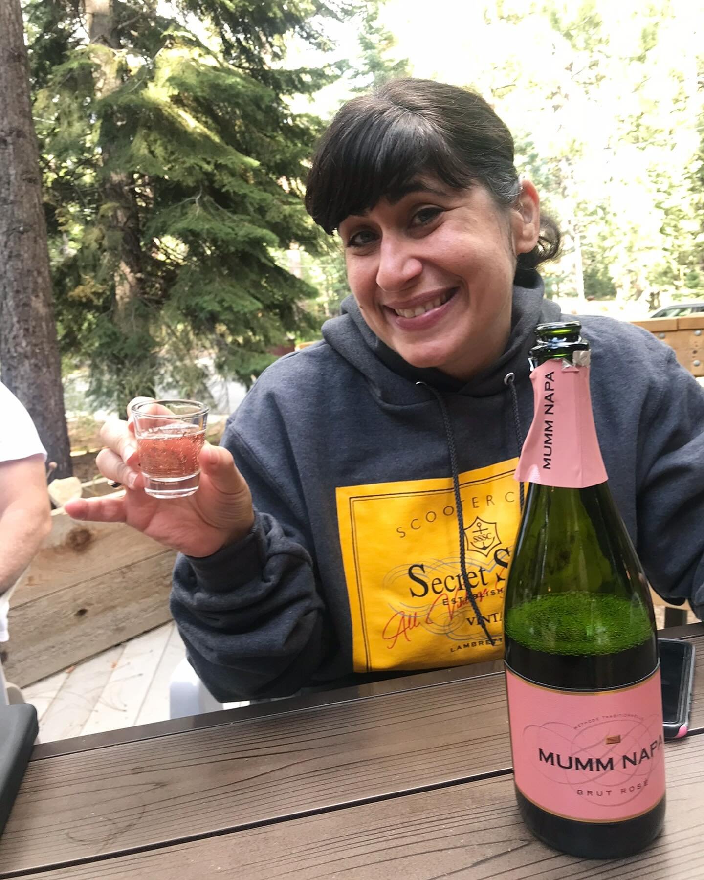 a big cheers to our beautiful birthday girl Samantha! ❤️🥂🎂🍾❤️
