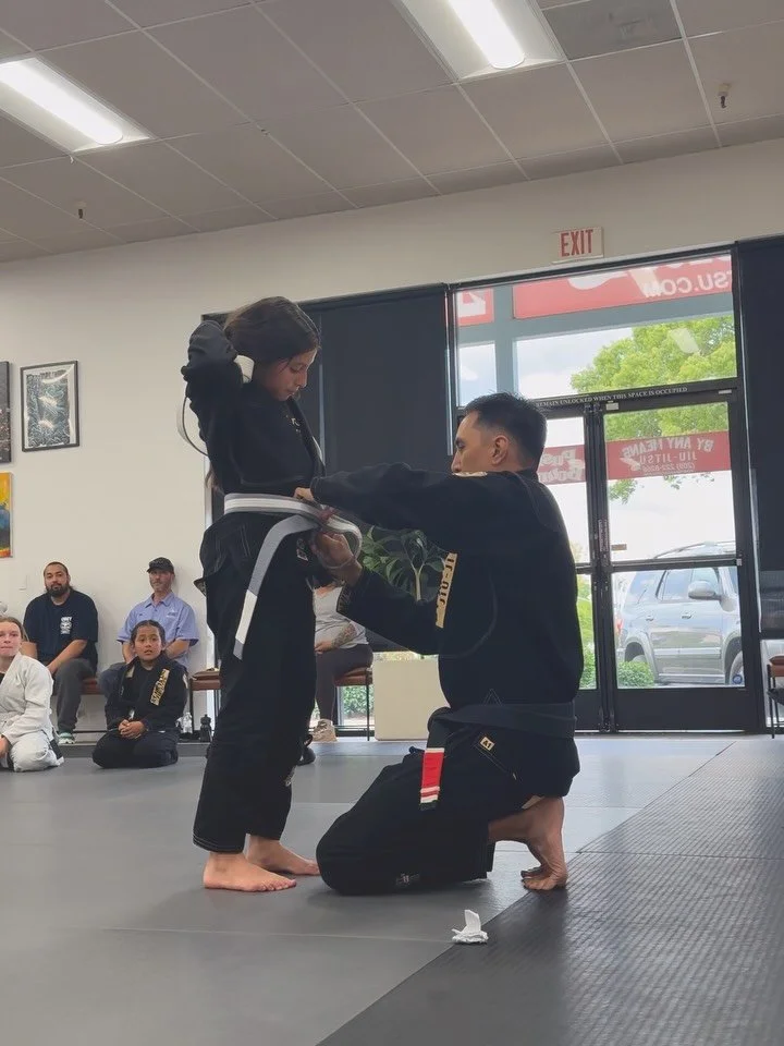 Congrats Bella on your Gray Belt // Bella is probably one of the kids who progressed super fast since she started. She&rsquo;s super intentional when it comes to her training&hellip; 👏