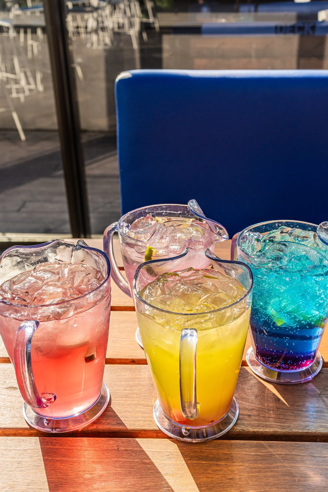 A7406470-jugs-original-ratio-resized.jpg