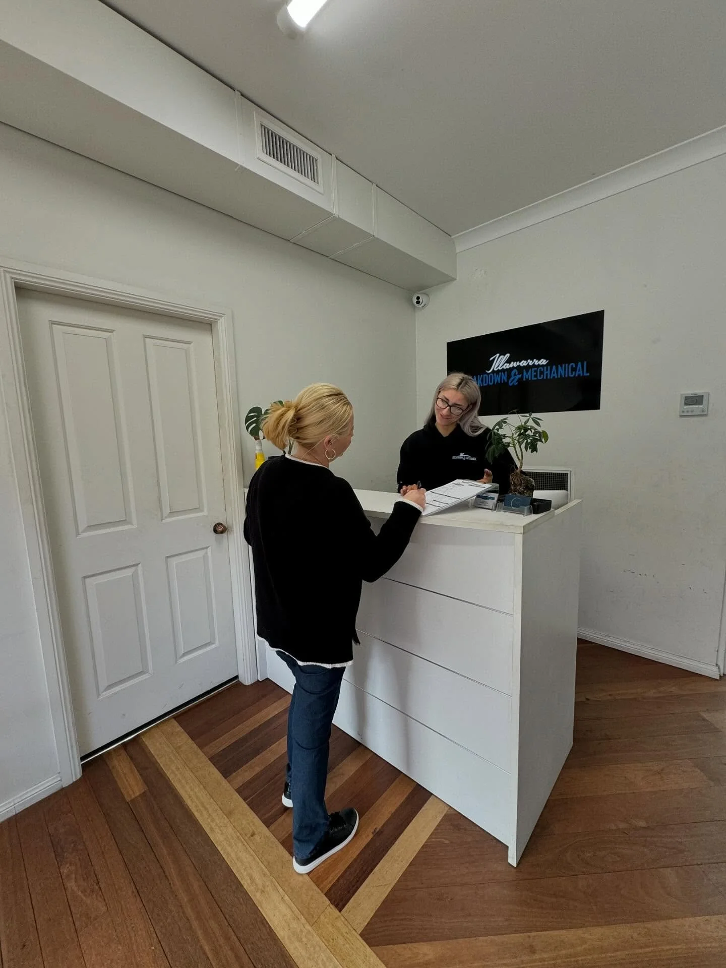 At Illawarra Breakdown and Mechanical we believe Customer Service Starts With Genuine Care 💙

We have a commitment to outstanding customer service. 
For us It&rsquo;s not just about solving problems &mdash; we make sure our customers are heard, valu