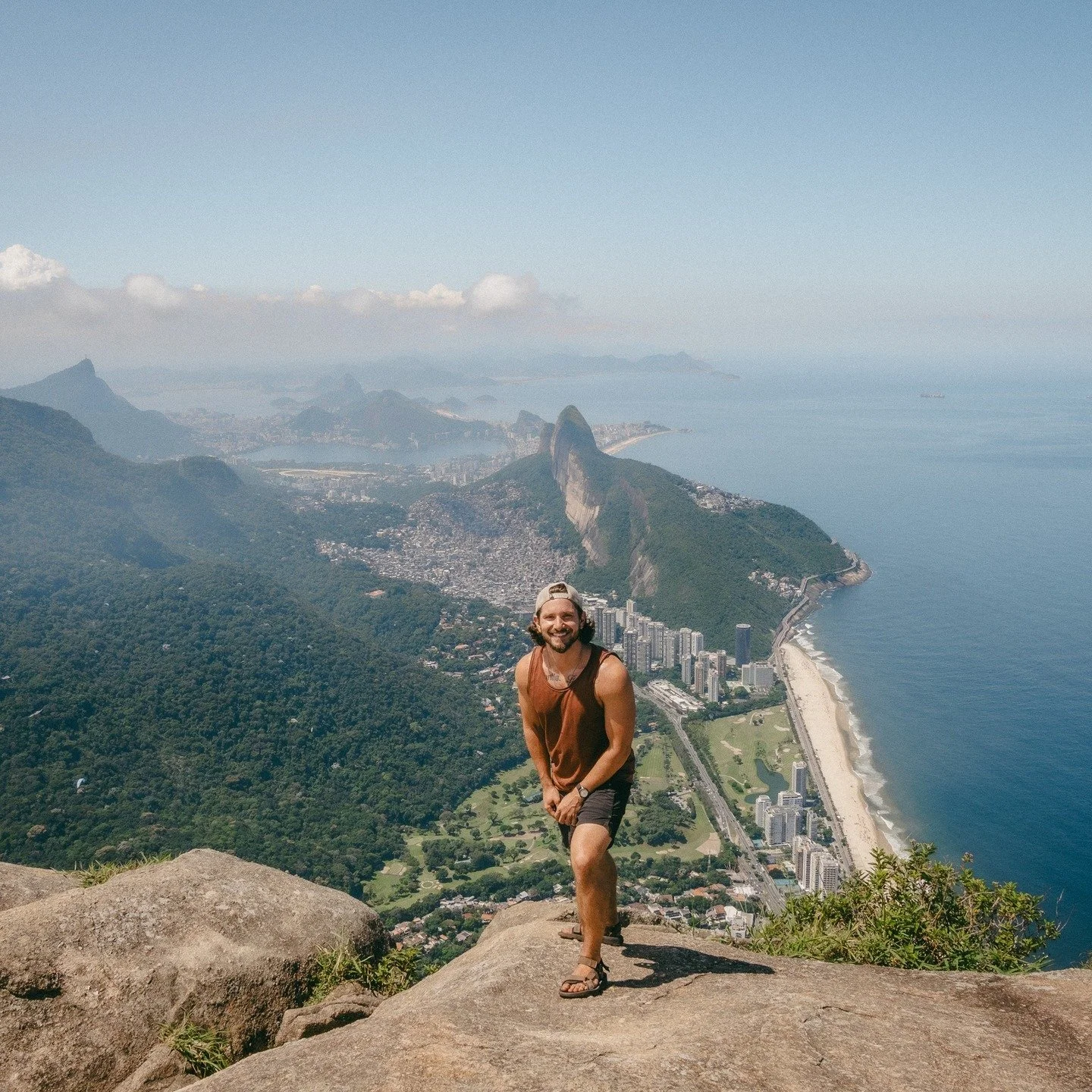 Pedra da G&aacute;vea, Pt. 1 - A wild day with a wild bunch

📸 OM-5 Mii + 12-100 f/4
