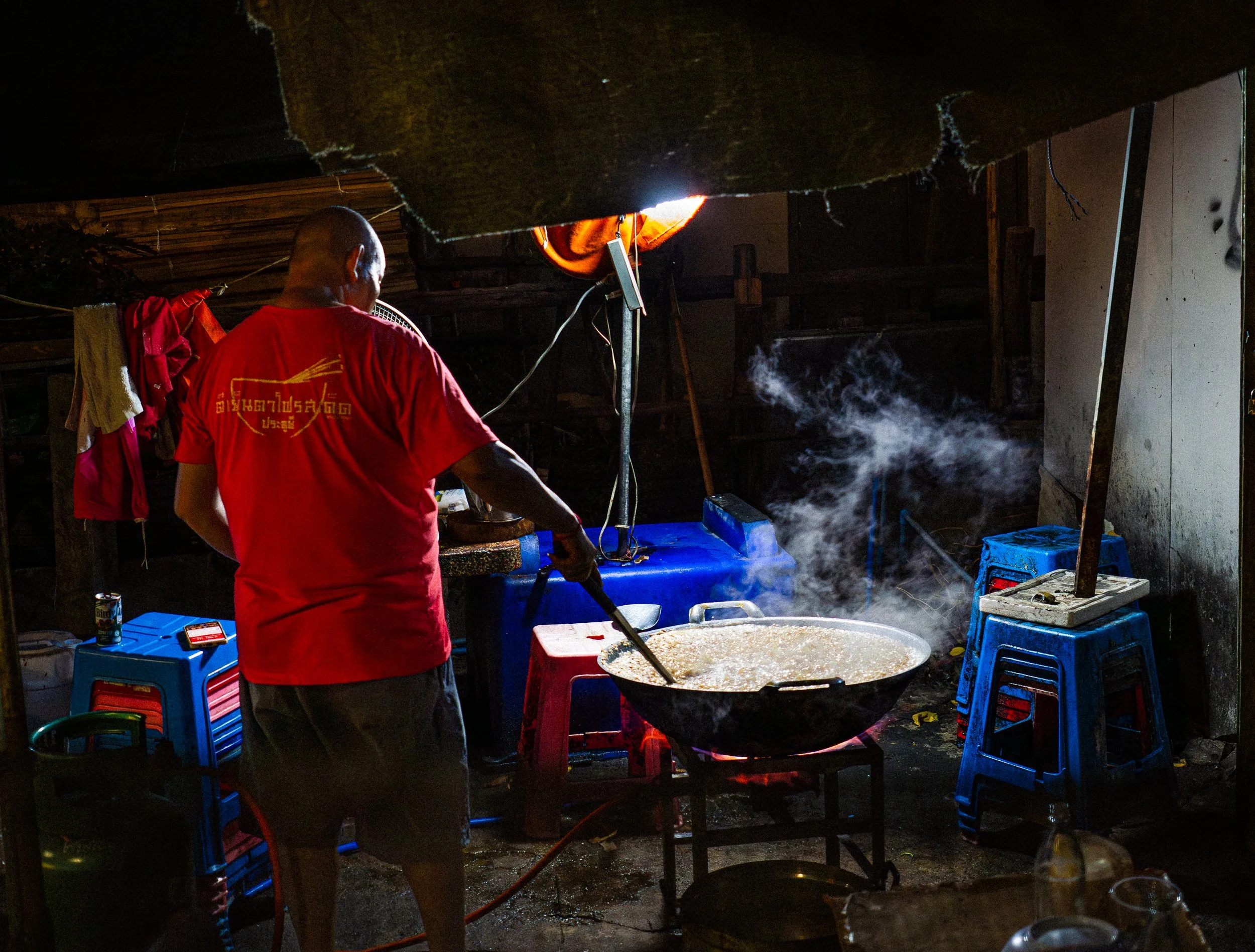 AustinJKettelhut_Bangkok_Alley_Chef_08713_250411_Low Res.jpg