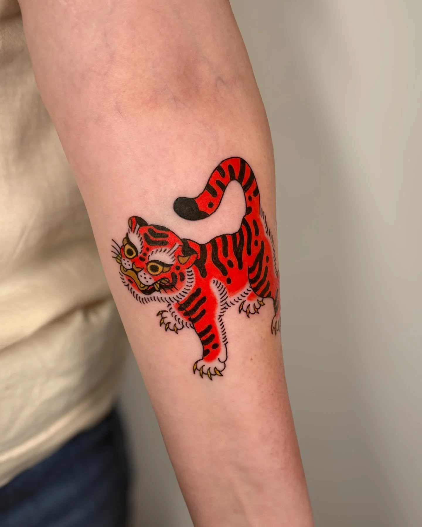 1 out of 2 tigers from my Vietnamese Hang Trong inspired flash sheet! 🐯🐯
I will do one more tiger from this set if anyone wants it 🐯🐯
.
.
.
#vietnamesetattoo #hangtrongpainting #tigertattoo