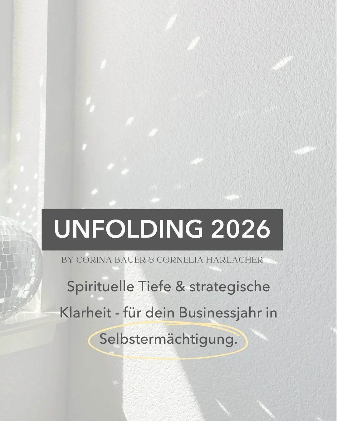 Wir bringen zusammen, was auf den ersten Blick gar nicht zusammengeht. Spirituelle Tiefe &amp; strategische Klarheit &ndash; f&uuml;r dein Businessjahr in Selbsterm&auml;chtigung.

Das leben wir. Seit zwei Jahren. Und darin haben @corina.bauer_ und i