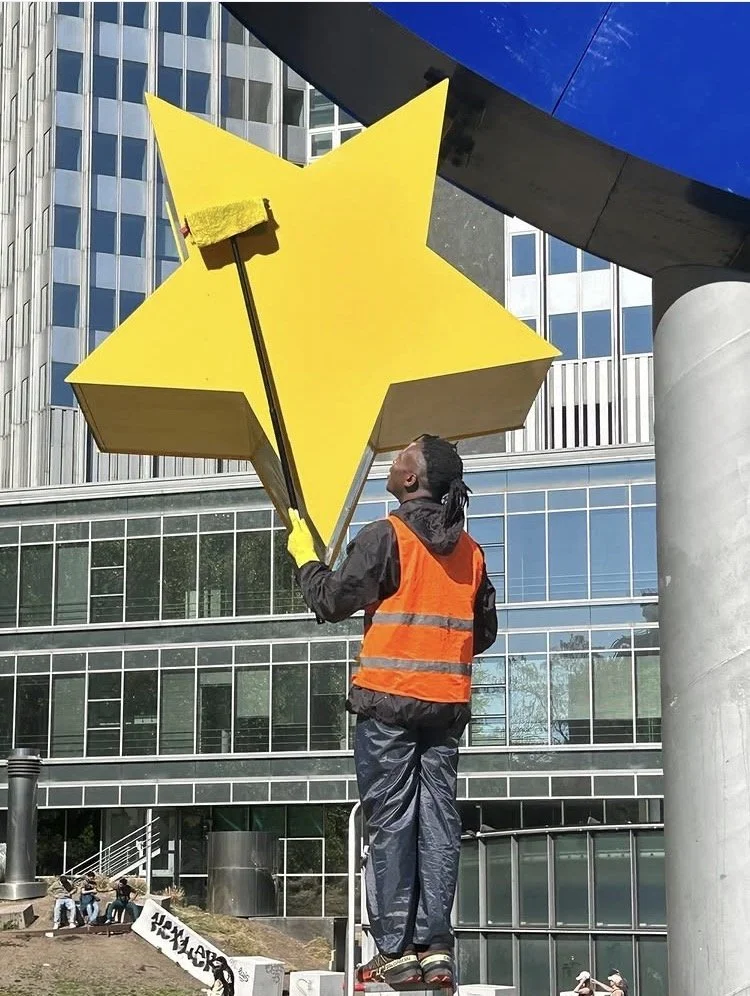 This Spring, Façades in Frankfurt a.M. Couldn’t Contain Artists Any Longer                                   — or Did They Ever?