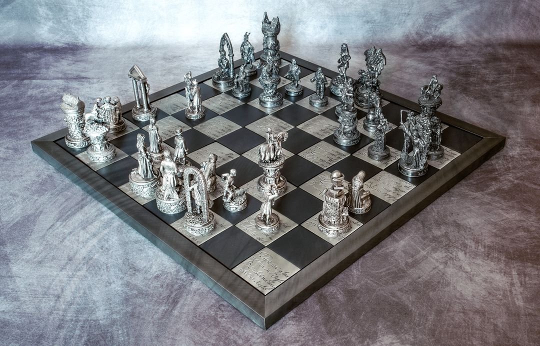 Robert Burns Chess Set Stirling 1314.jpeg