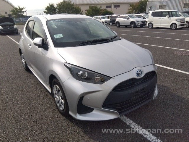 TOYOTA YARIS 1.5L HYBRID (RESERVED)
