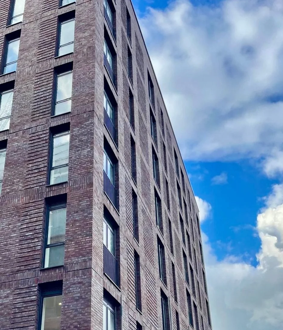 E L I Z A ☀️

The scaffolding&rsquo;s down and the details are shining through. 

#ElizaYard #Ancoats #Manchester #ConstructionUpdate