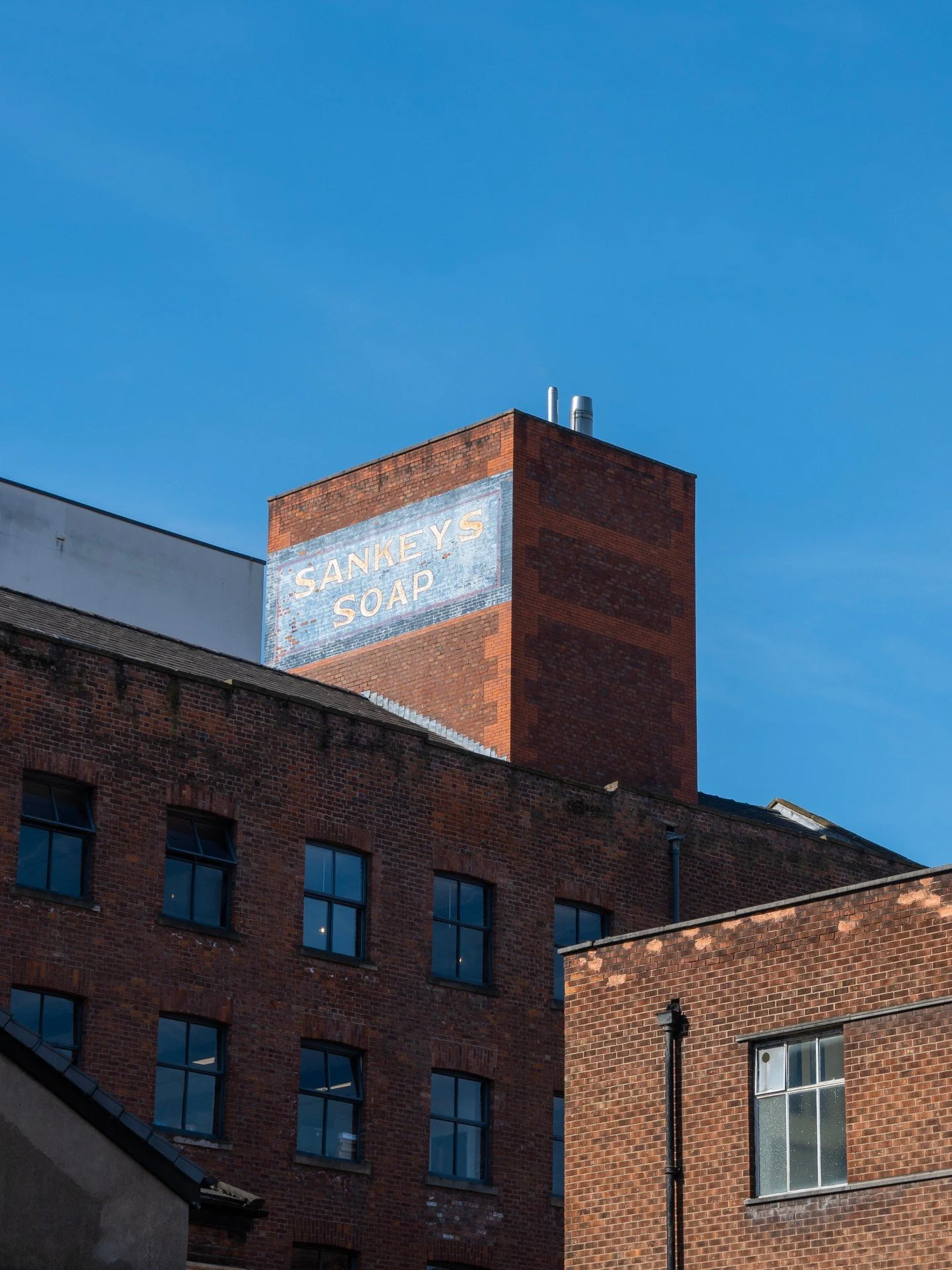 Old meets new, from the same view 📸

📍 Jersey Street, Ancoats 

#ElizaYard #Ancoats #NewHomes #ForSale #Manchester