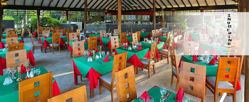 Indochine - A fusion of Chinese, Japanese and Indian specialties including fresh shellfish, Sushi, spicy Curries, a Chinese pasta-and-rice buffet, and more delights from the Far East. 