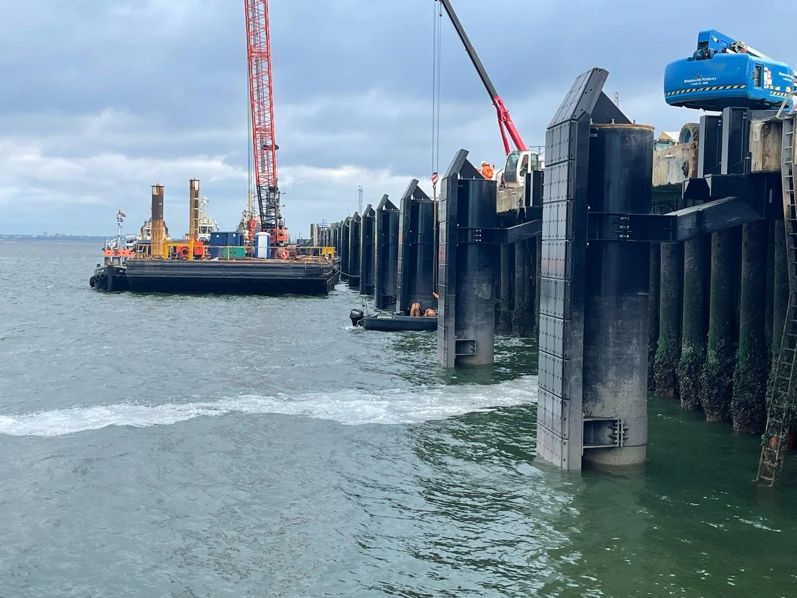 Quay wall construction support