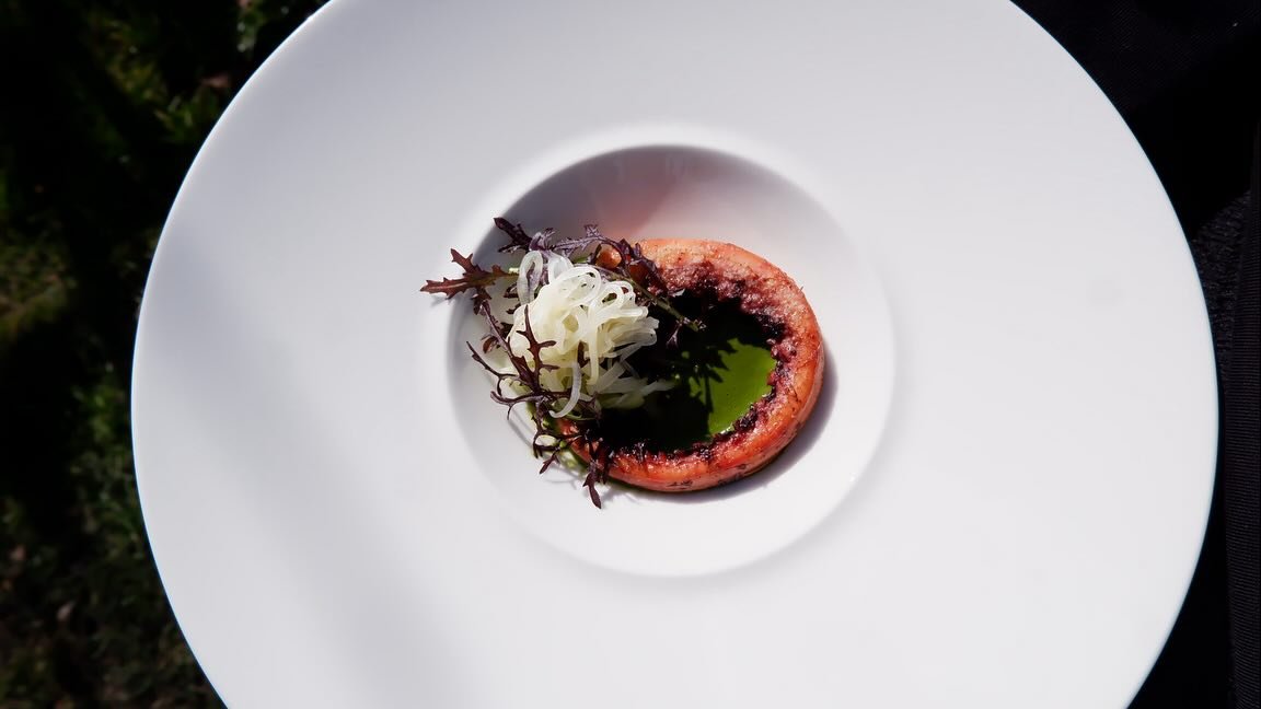 Pulpo gerookt, Prei, Spinazie Dashi Saus.