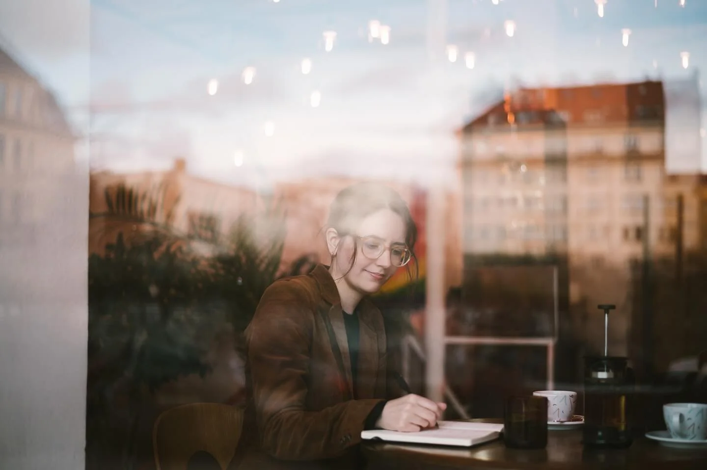 Ever considered a one-page website? 

It&rsquo;s like the perfect blend of light, practical, and polished for a coach who needs a 👌online presence but not all the fuss. 

Because I really love the idea, I&rsquo;m building a portfolio of professional