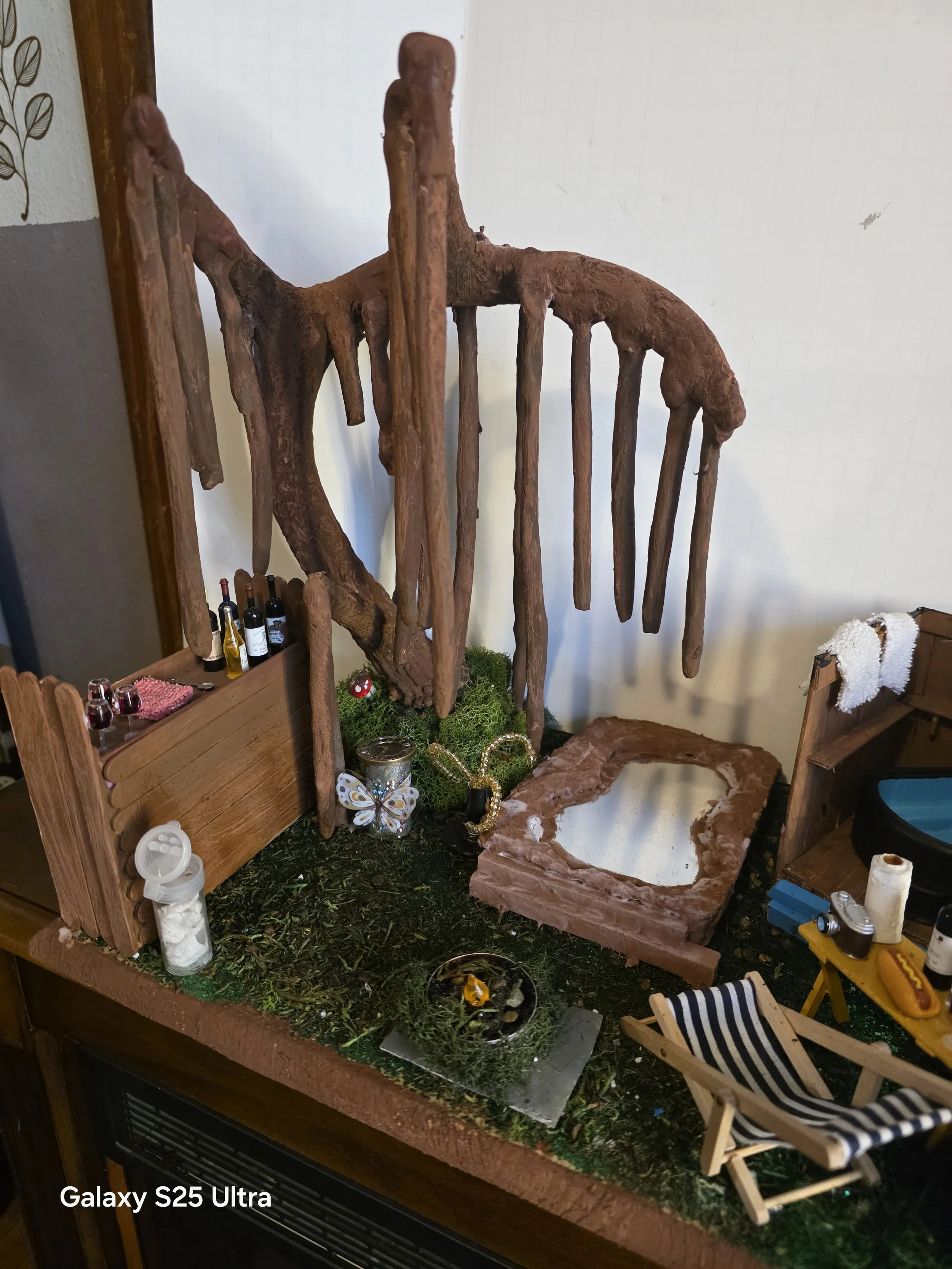 Diorama Camping With A Root Tree 2.jpg