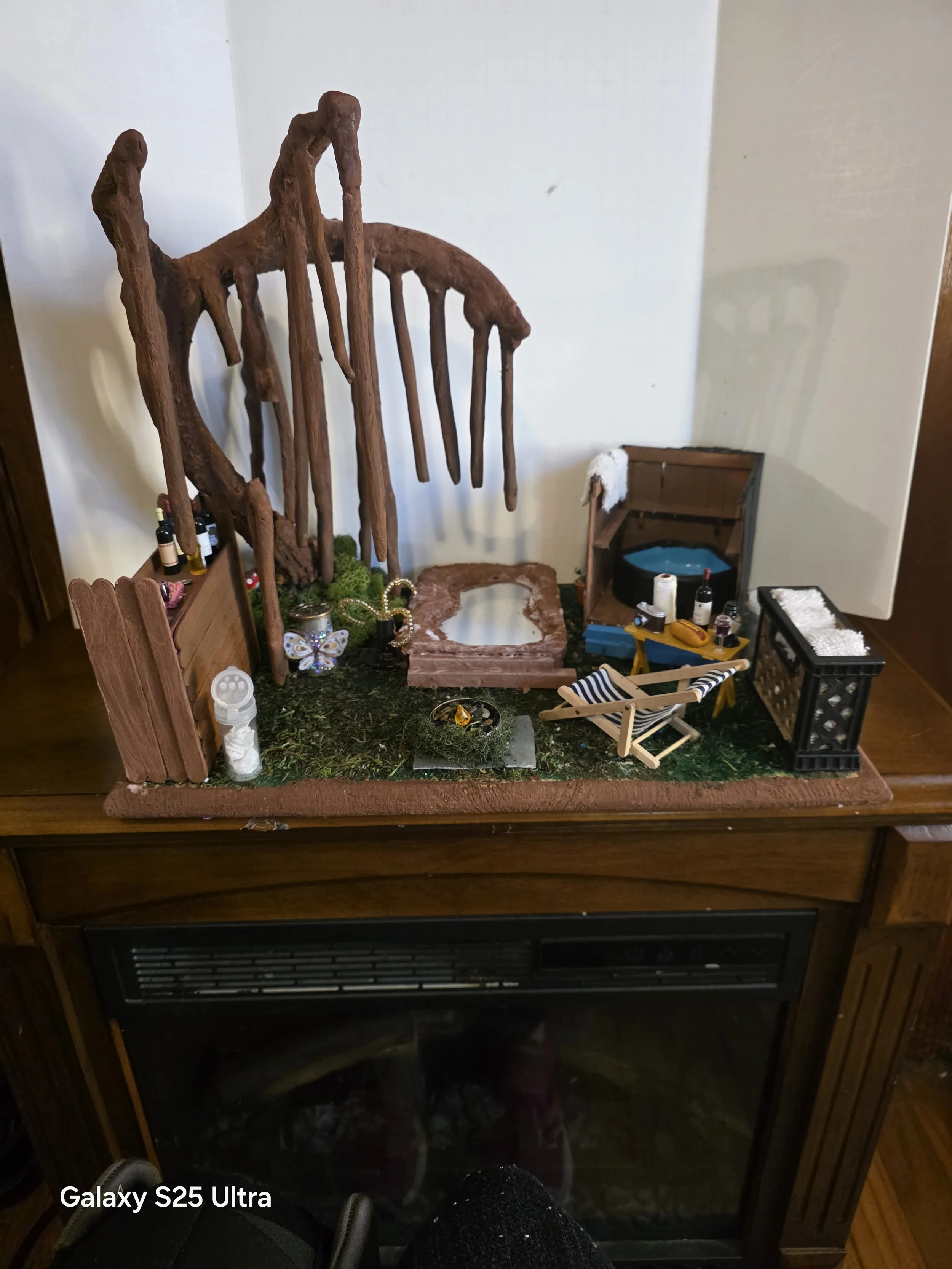 Diorama Camping With A Root Tree.jpg