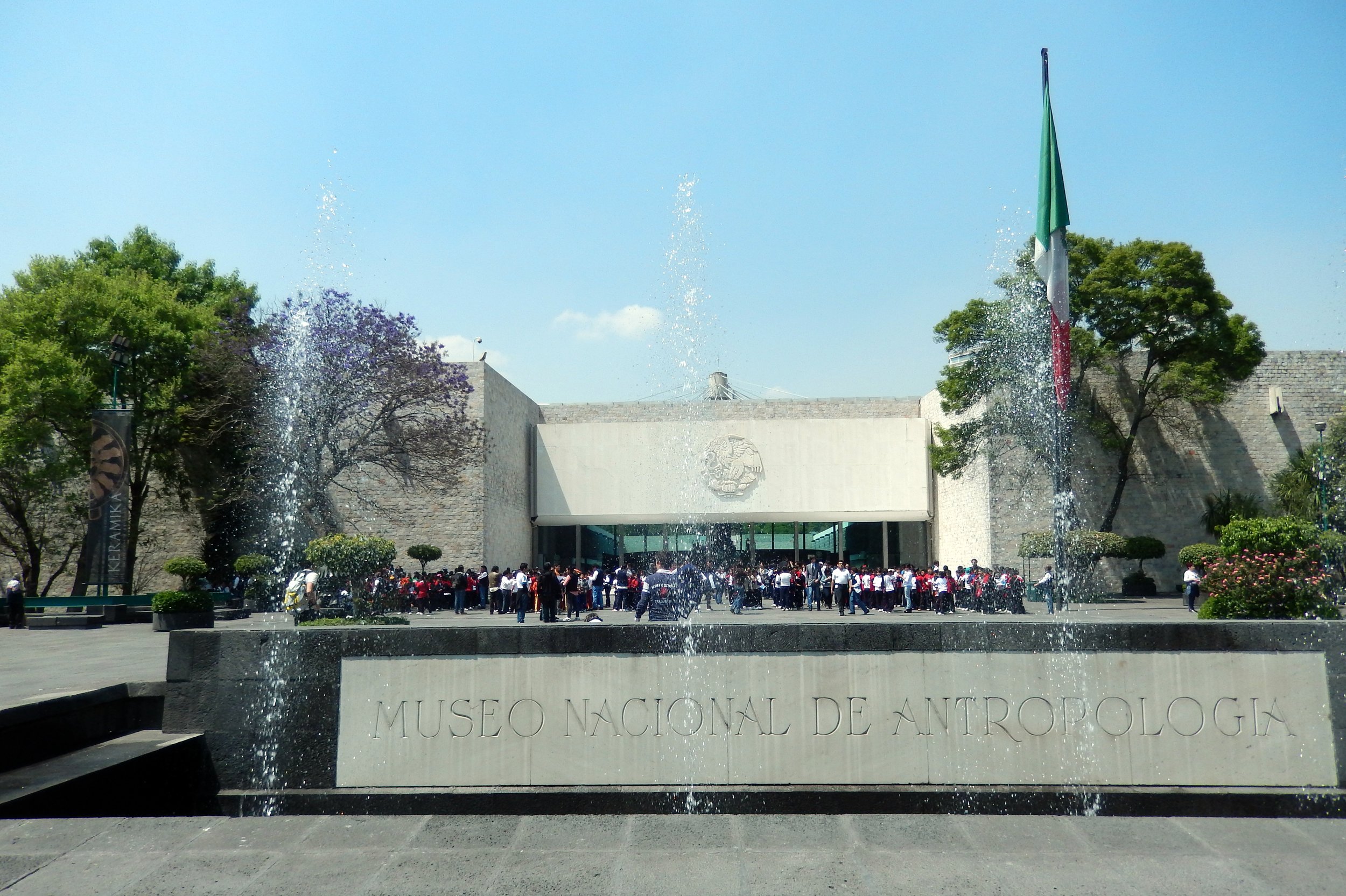 Image of entrance to the Museo Nacional de Antropología.
