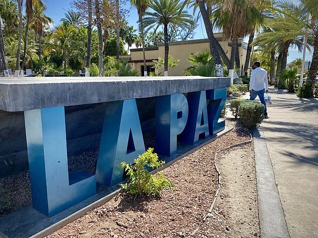 Image of La Paz sign.