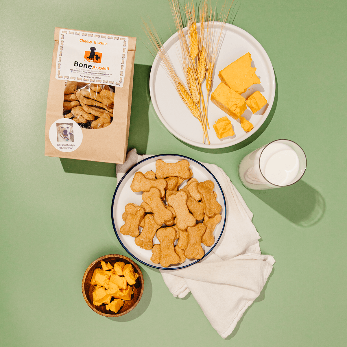 BoneAppetit-Treats-Product-Overhead-CheesyBiscuits.png