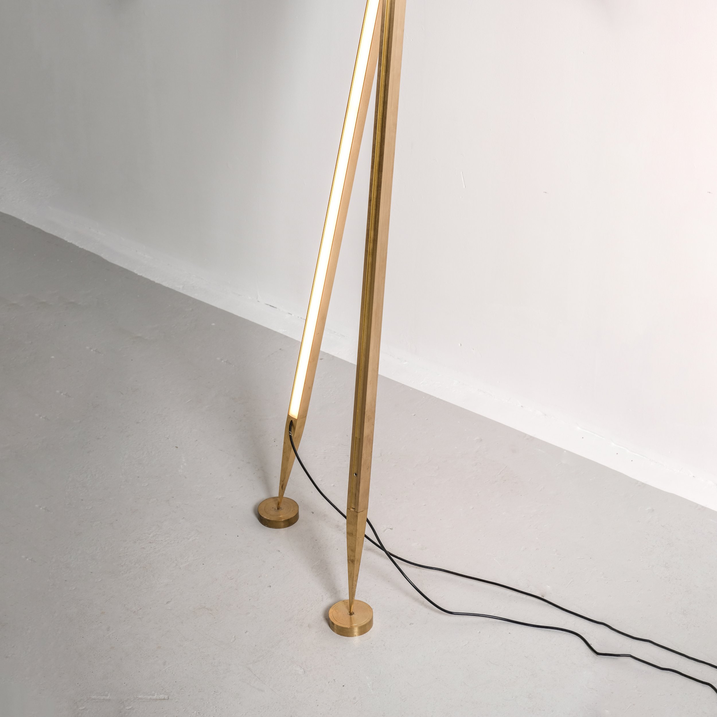 200907_COPYRIGHT_DAS-STUDIO_Spear_Lamp-12_CARRE.jpg