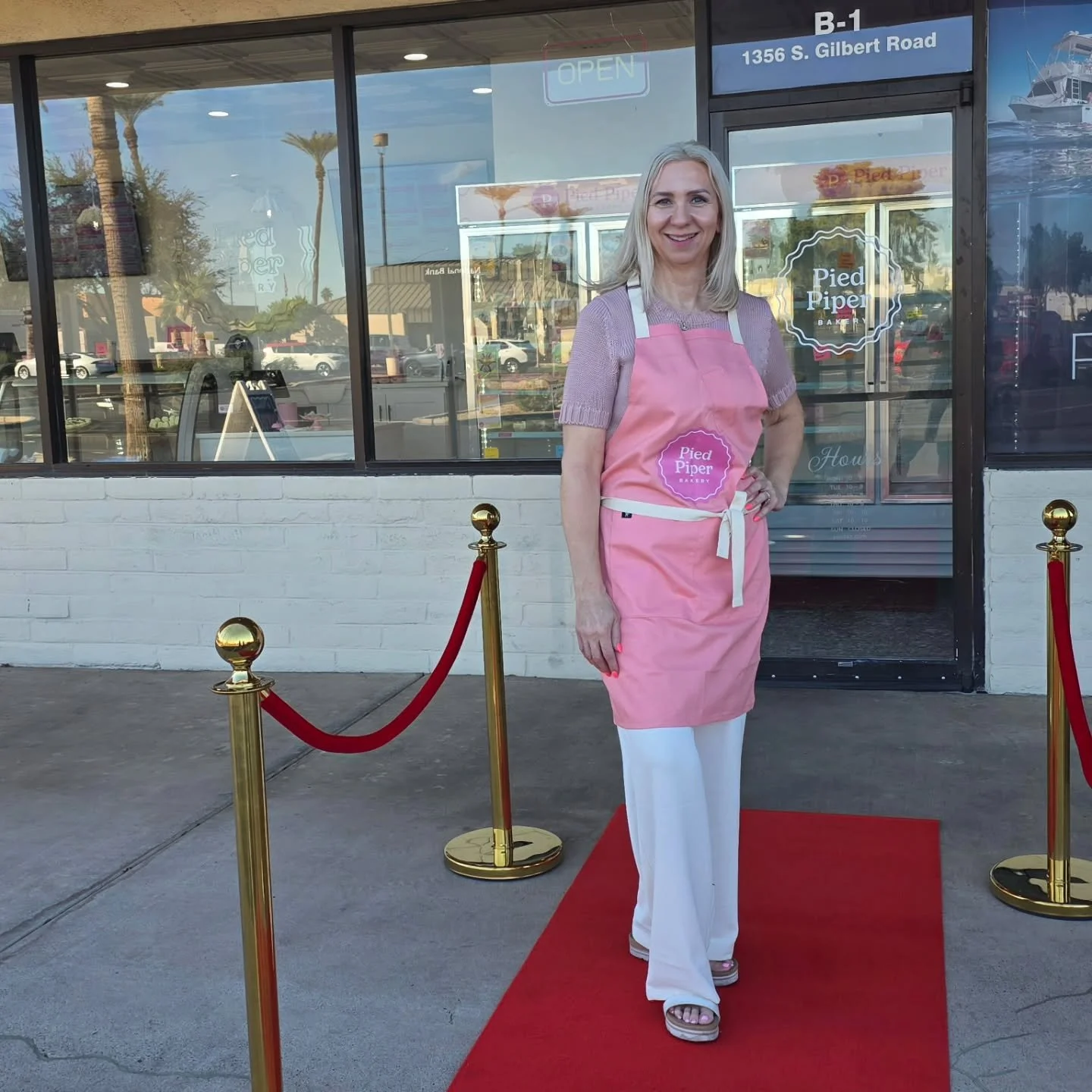 Come walk the red carpet right into Pied Piper ❤️ 
We have samples galore, a food truck, a pie eating contest at 1, and pure happiness in every bite. 

See you soon!