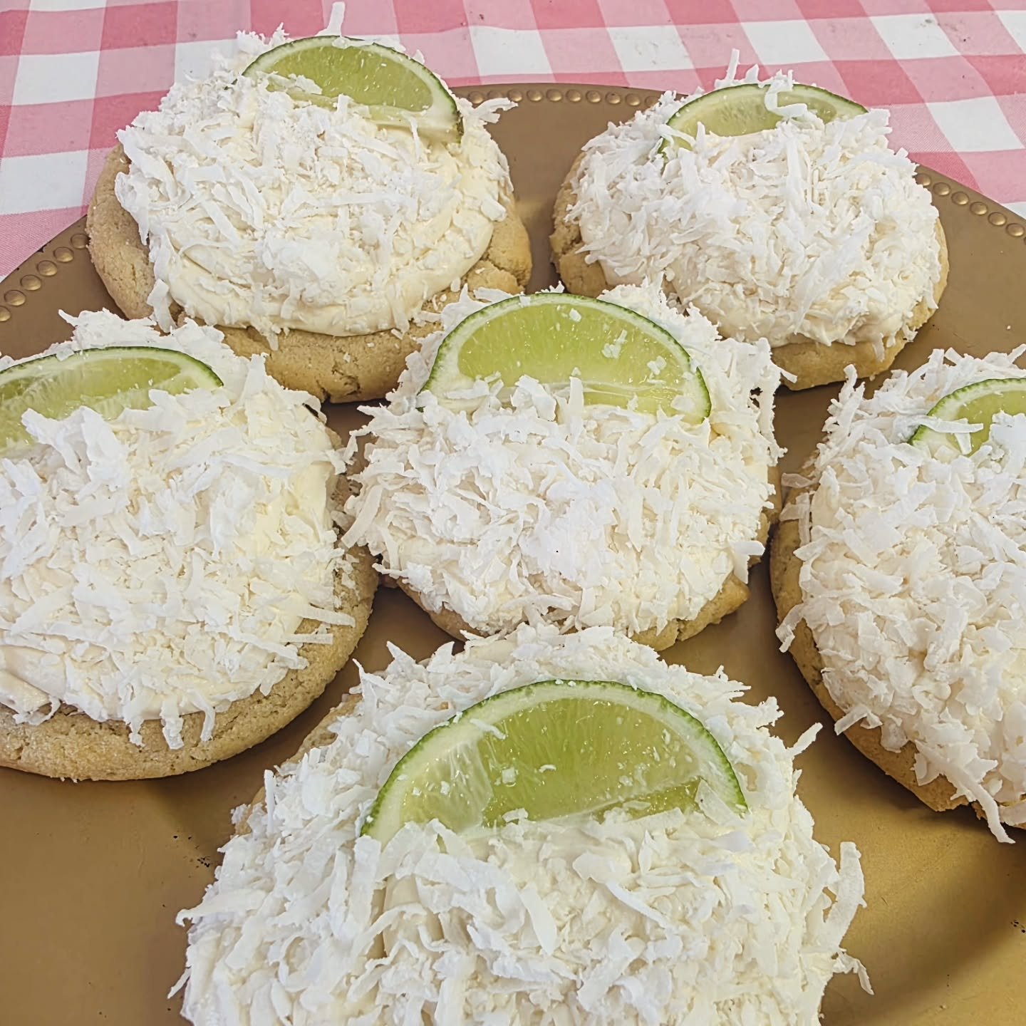 Coconut lime cookies available for a limited time! 🥥 🌴 💚