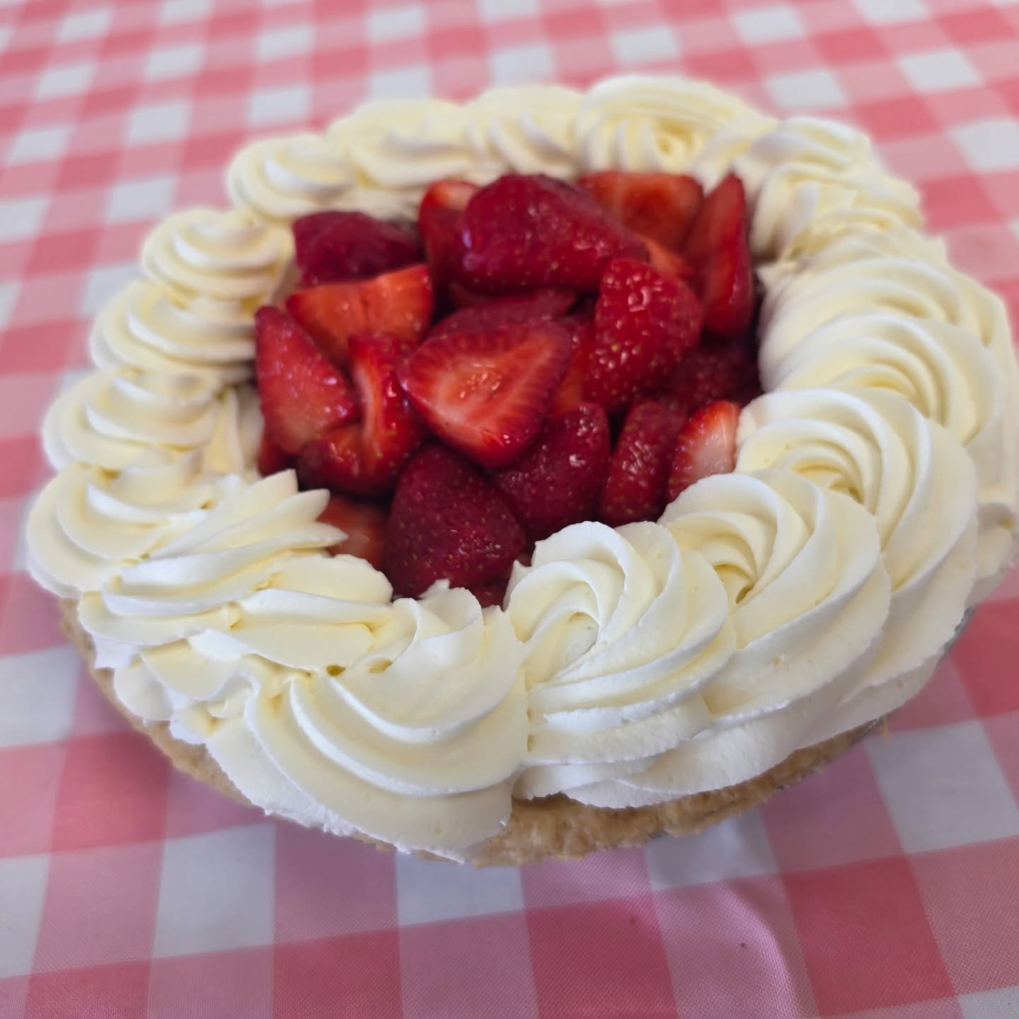 We have fresh strawberry 🍓 pie 🥧 and fresh strawberry cheesecake ALL year round!🍓 🍰