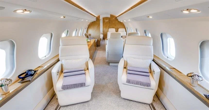 Private jet to paris