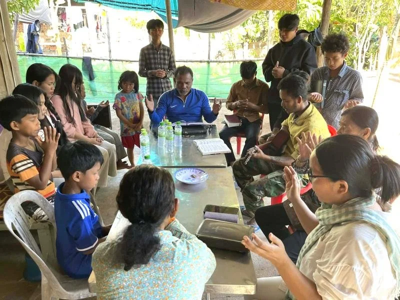 Quiet,_But_Still VERY_ACTIVE02.jpg