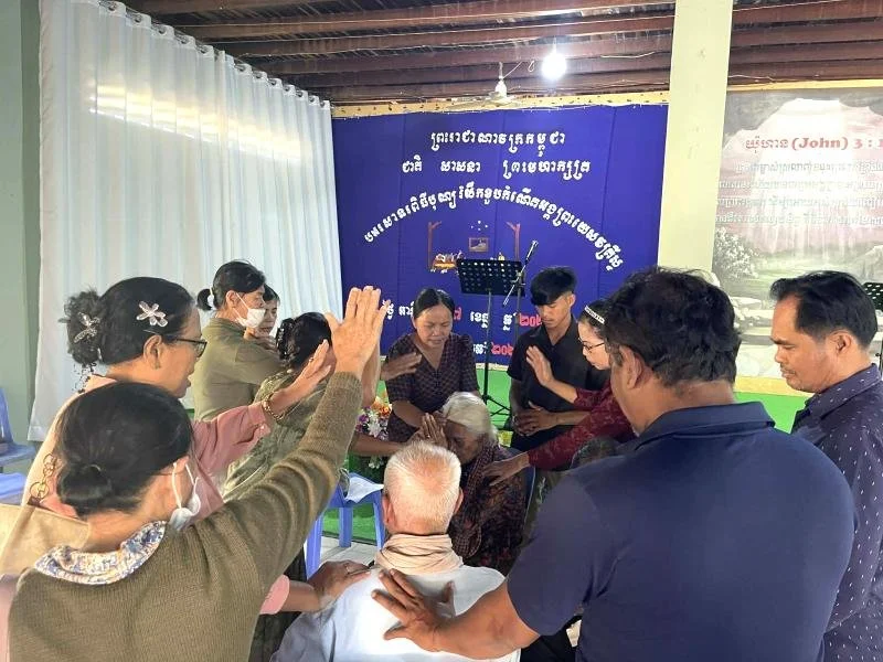 Quiet,_But_Still VERY_ACTIVE06.jpg