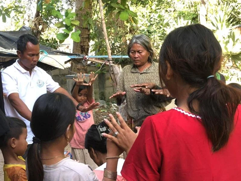 Quiet,_But_Still VERY_ACTIVE08.jpg