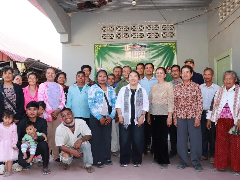 Donation_Refugees_Snule Trait_Banteay_Mean_Chey_02.jpg