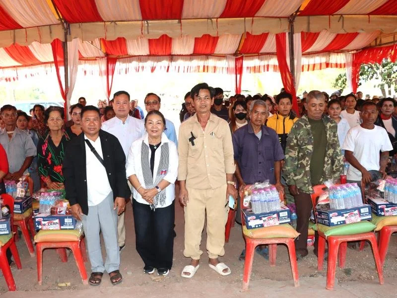 Donation_Refugees_Snule Trait_Banteay_Mean_Chey_03.jpg