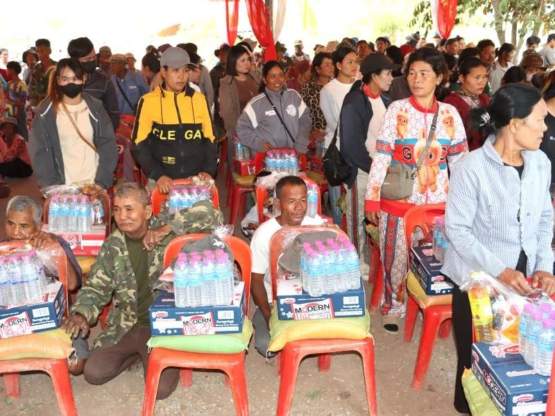 Donation_Refugees_Snule Trait_Banteay_Mean_Chey_05.jpg