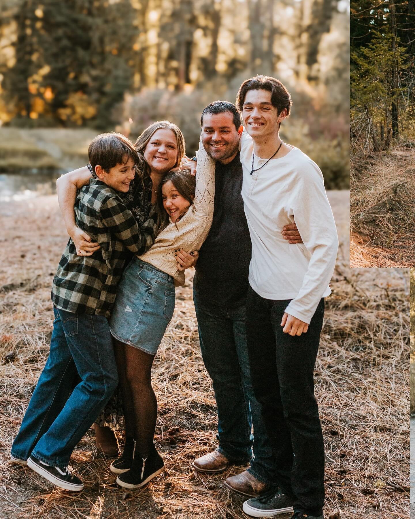 Loved every moment with this sweet family! 
.
.
.
.
.
.
.
#ellensburg #ellensburgphotographer #yakimaphotographer #leavenworthphotographer #cleelumphotographer #snoqualmiephotographer #northbendphotographer #washingtonphotographer #ellensburgweddingp