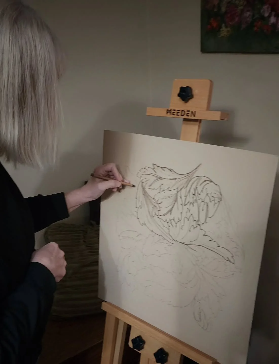 My new easel is here!! 
Since I started my art practice I have been using a rather rickety old easel I bought at a garge sale. It initially served it's purpose but was leass than ideal and truly not very stable. 
This one is so nice and it even has W